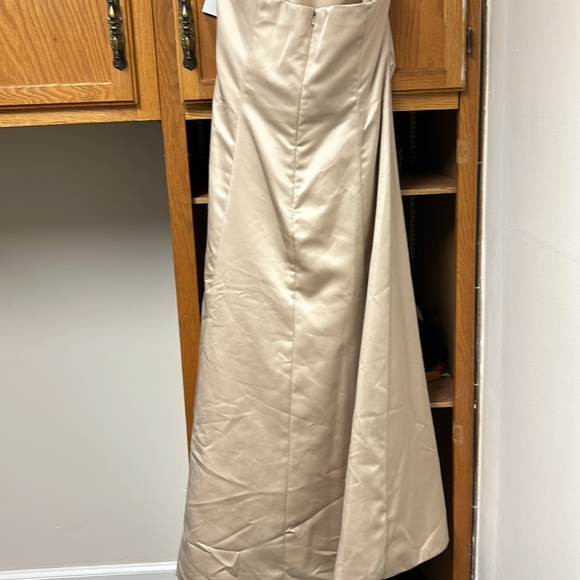 David’s Bridal, Excellent condition Formal gown, NWT - Picture 4 of 5